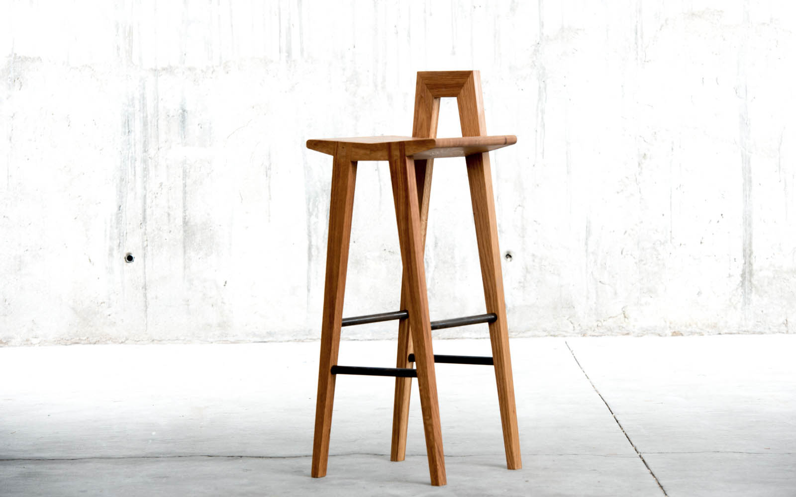 Grable high stool